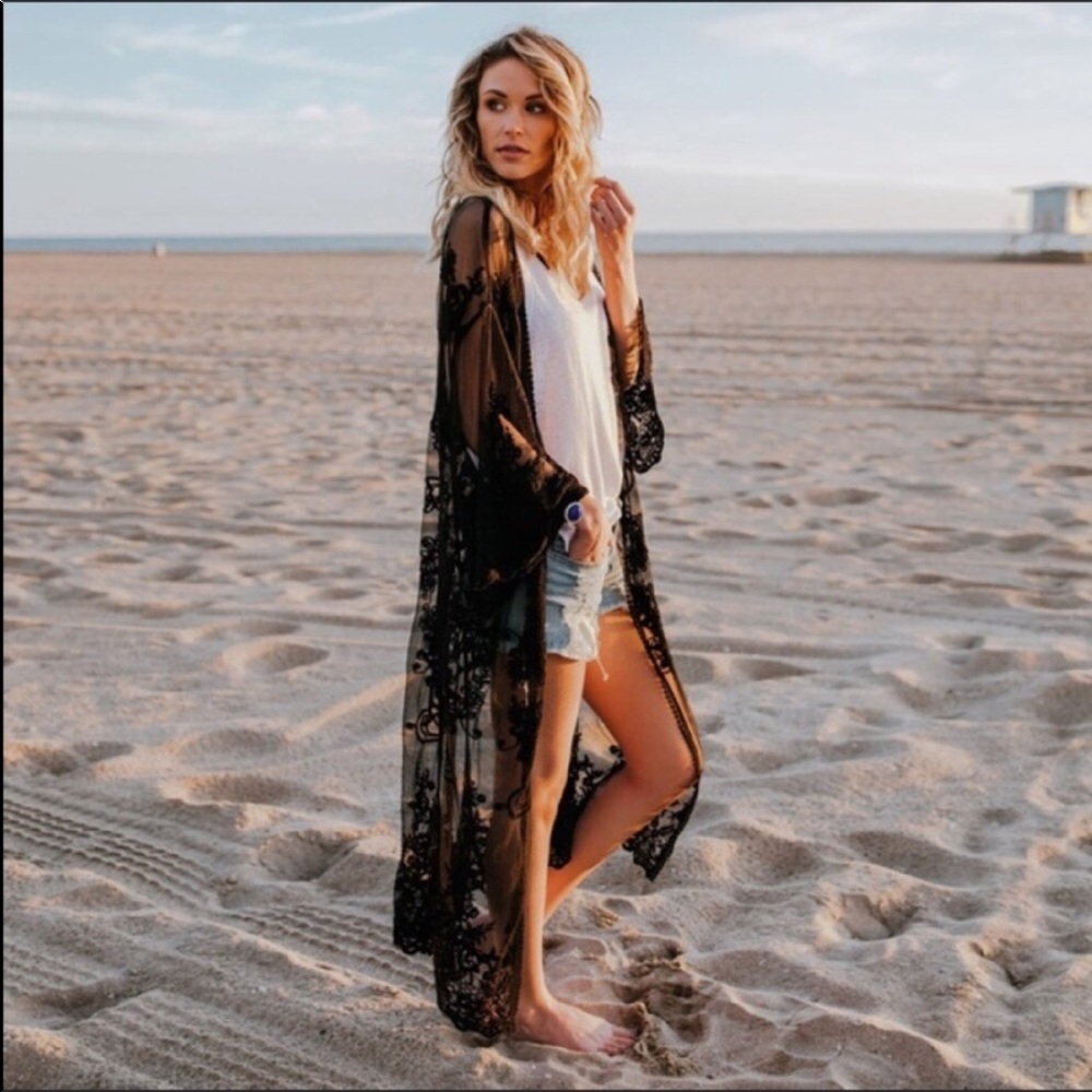 ✨RESTOCKED Boho Lace Coverup Kimono✨ - Picture 2 of 3